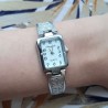 Zilverkleurig vrouwelijk horloge